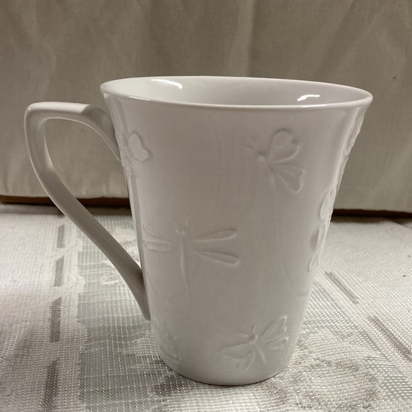 Farberware Vintage Rare Hug a Bug Pattern White Beautiful Embossed Mug Cup 12oz - Picture 2 of 6